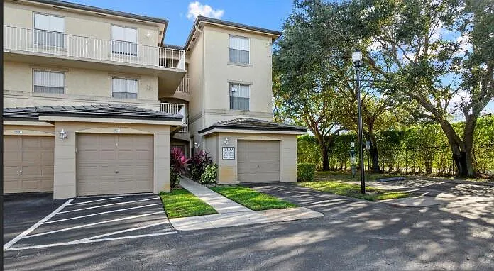 2100 Greenview Shores Blvd #508