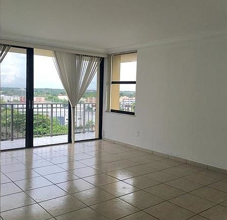5th image of 1470 NE 123rd St #10016