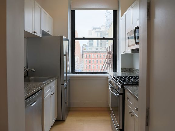 2nd image of 53 Park Pl APT 11A