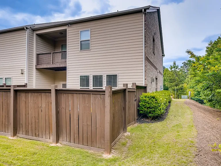 2544 Josselyn Ln SE — Photo 41