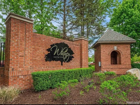 10505 Excalibur Dr, Shelby Township, MI 48315
