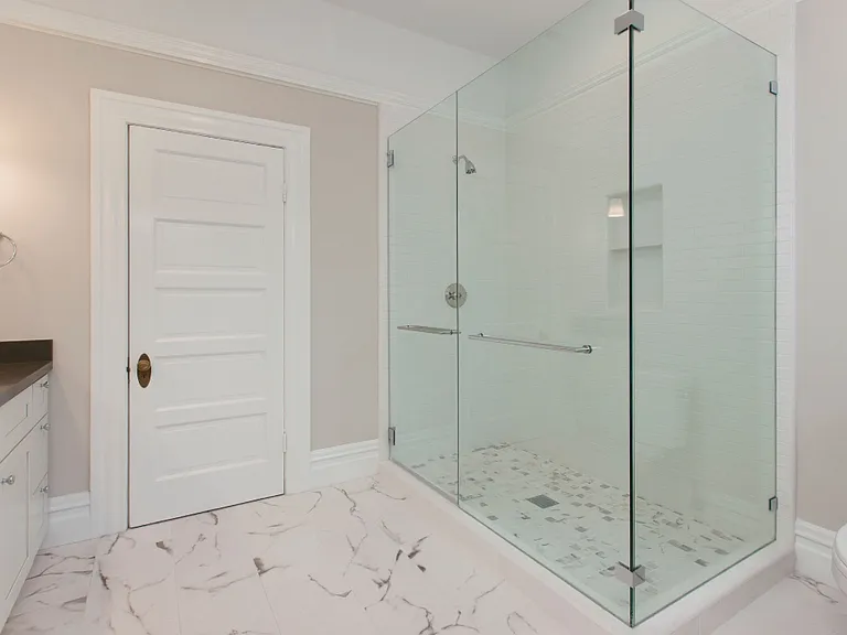 1080 Filbert St — Photo 16