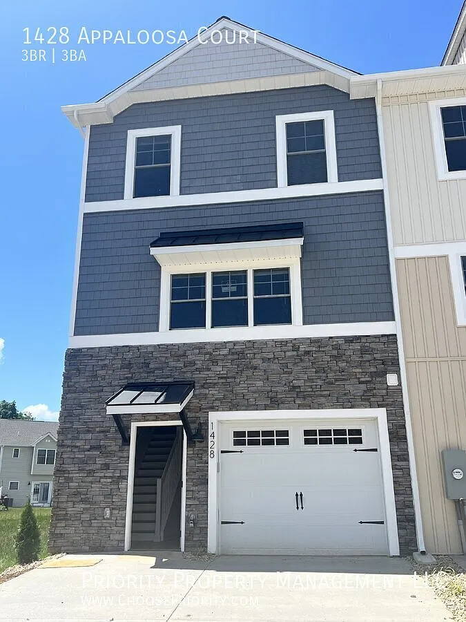 3-Bedroom Townhouse Harrisonburg, VA — Photo 1