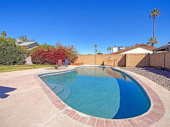 4th image of 1512 E La Jolla Dr