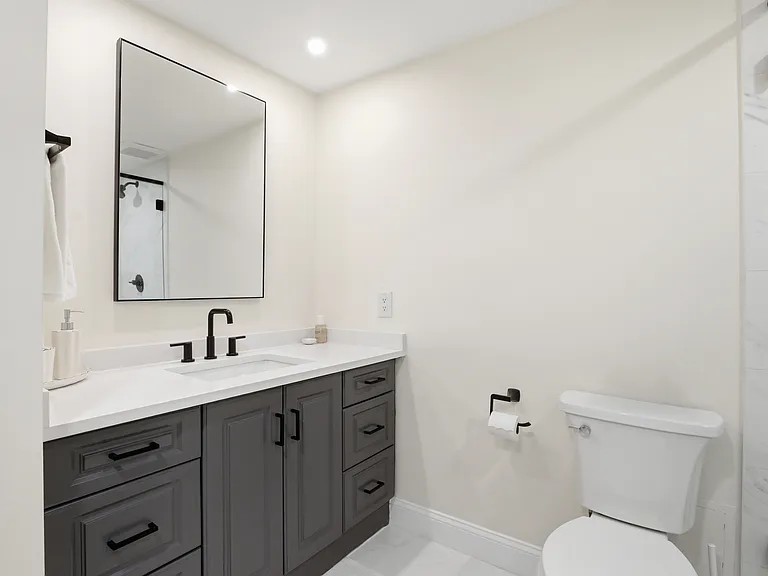 390 Commonwealth Ave — Photo 15