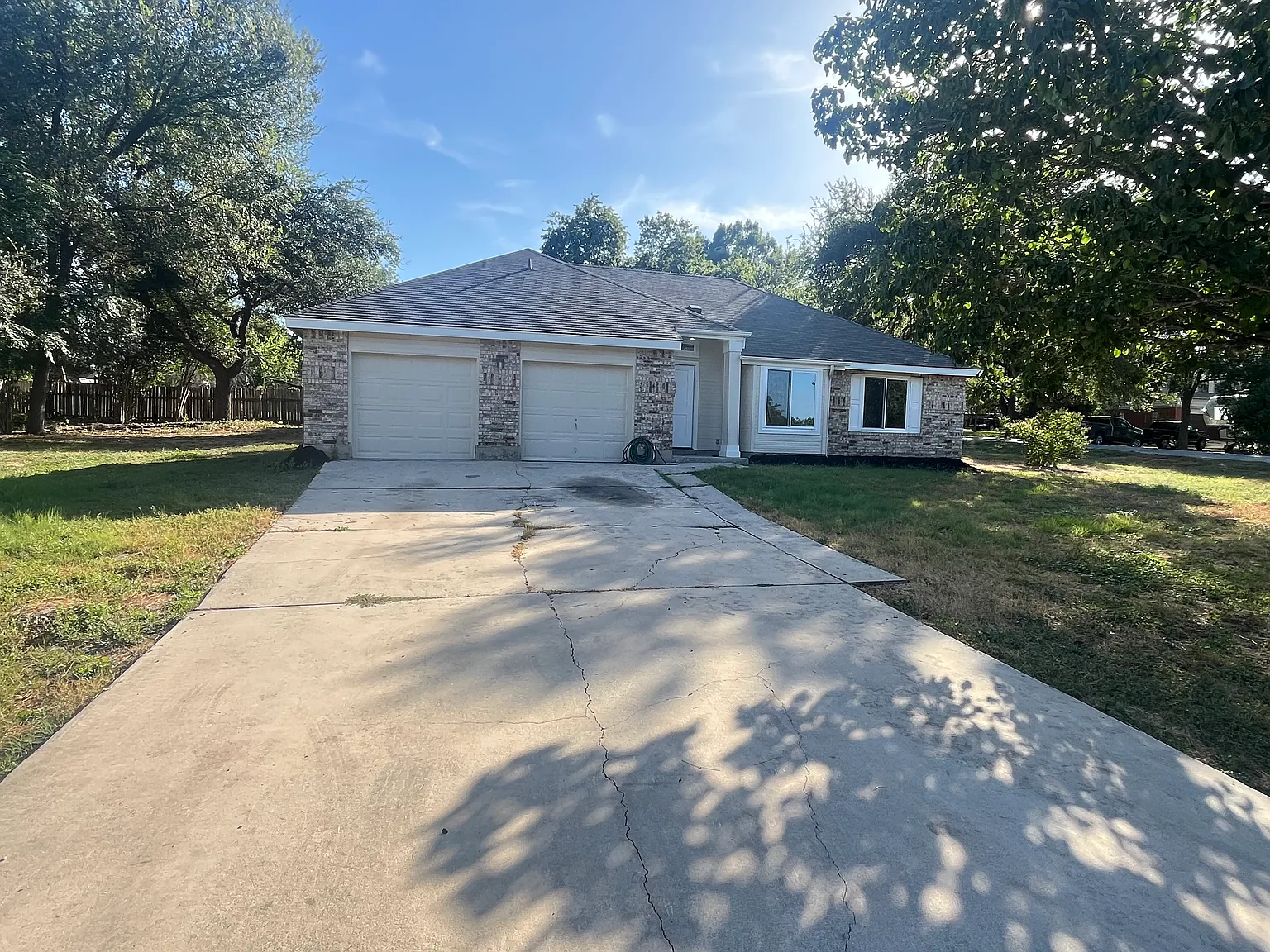 3 bed, 1235 sqft, $1,650 — Photo 1