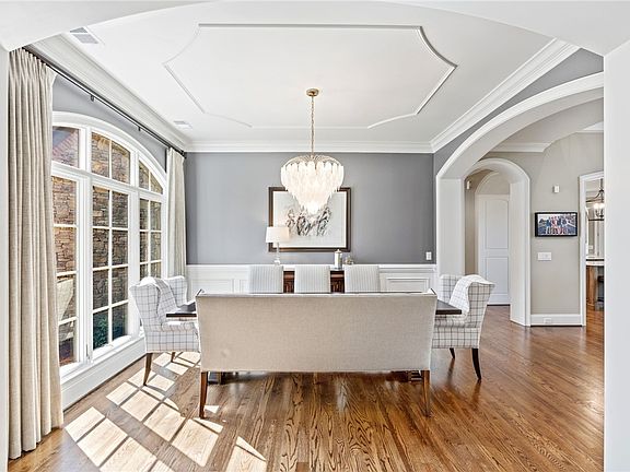 3rd image of 418 Augusta Way