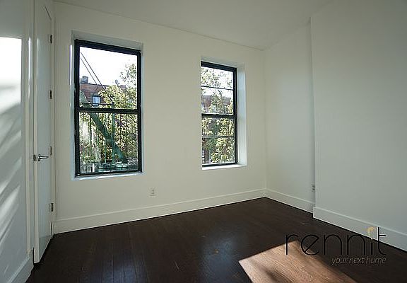 4th image of 309 Tompkins Ave APT 3A