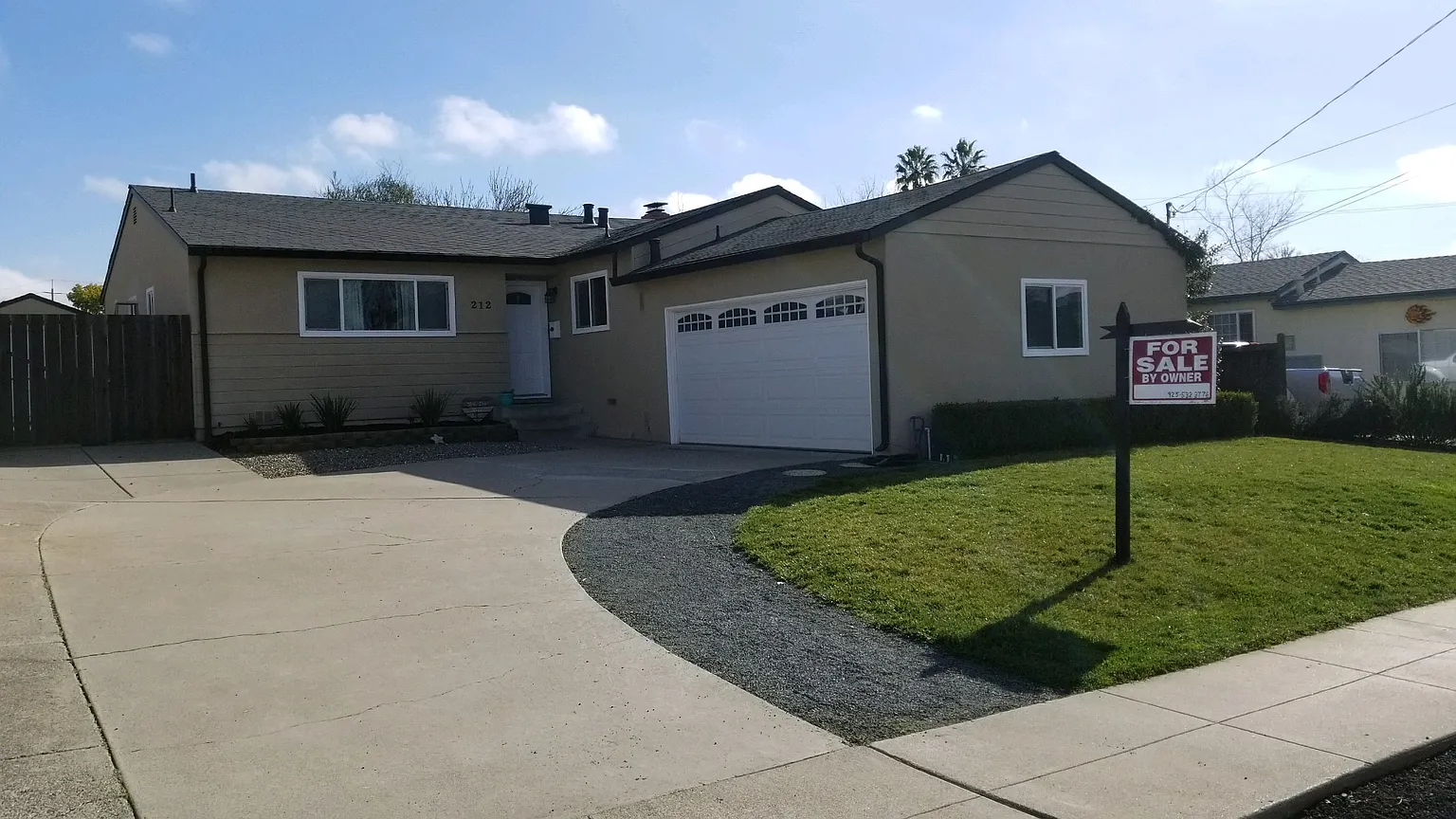 212 Martin Ave photo 1