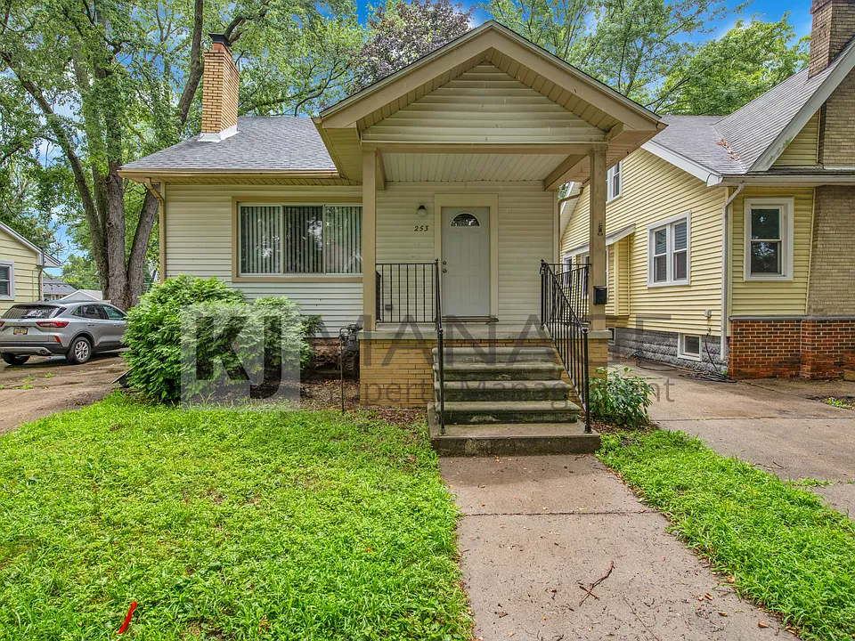 253 Leroy St