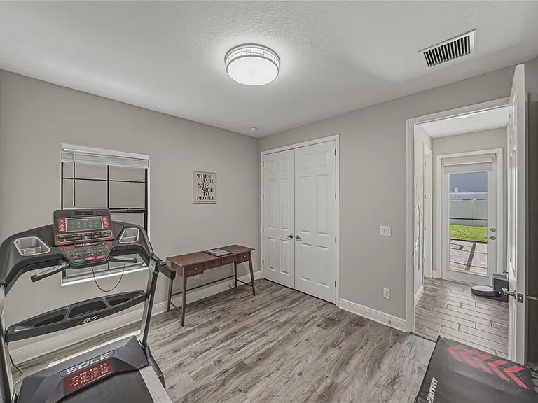 14633 Red Castle Ave — Photo 27