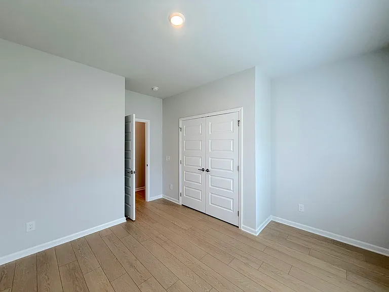 137 Clift Creek Dr — Photo 32
