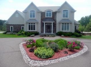 505 Cody Rd, Hudson, WI 54016