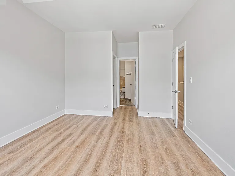 2510 N Willetts Ct #2D — Photo 11