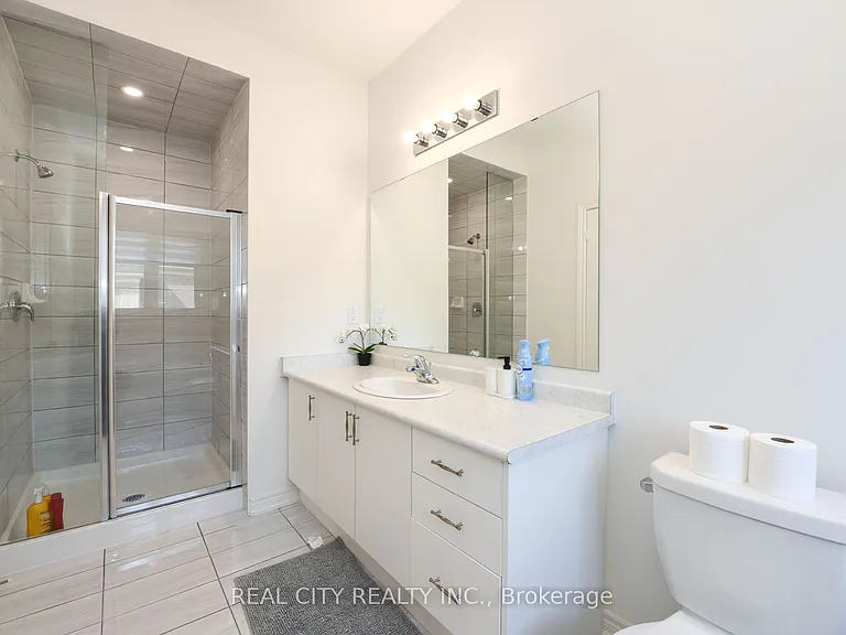 38 Silver Meadow Gdns — Photo 34
