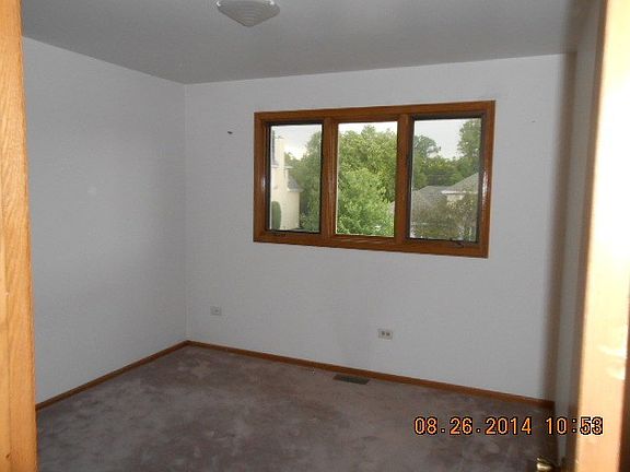 4th image of 8851 W 100th St