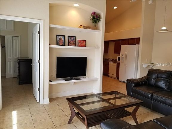 4th image of 987 David Walker Dr #4