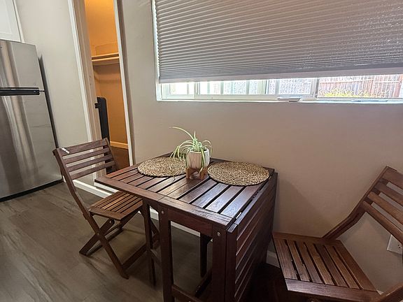 5th image of 3519 Menlo Ave