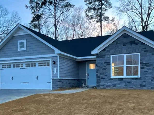 200 Martha Washington Pkwy, Williamsburg, VA 23185