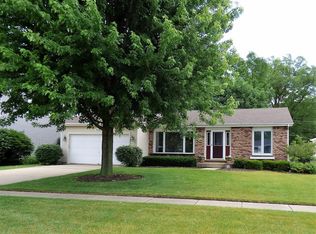 1416 N Scully Dr, McHenry, IL 60050