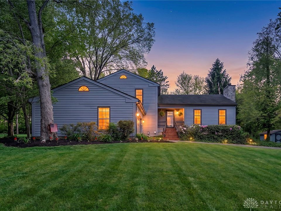 1st image of 141 Camelot Dr