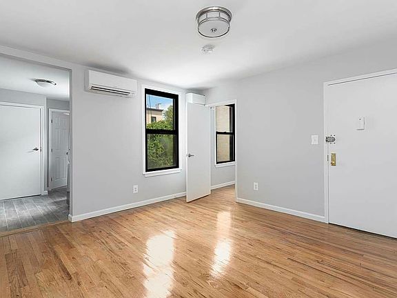 2nd image of 730 Manhattan Ave #2