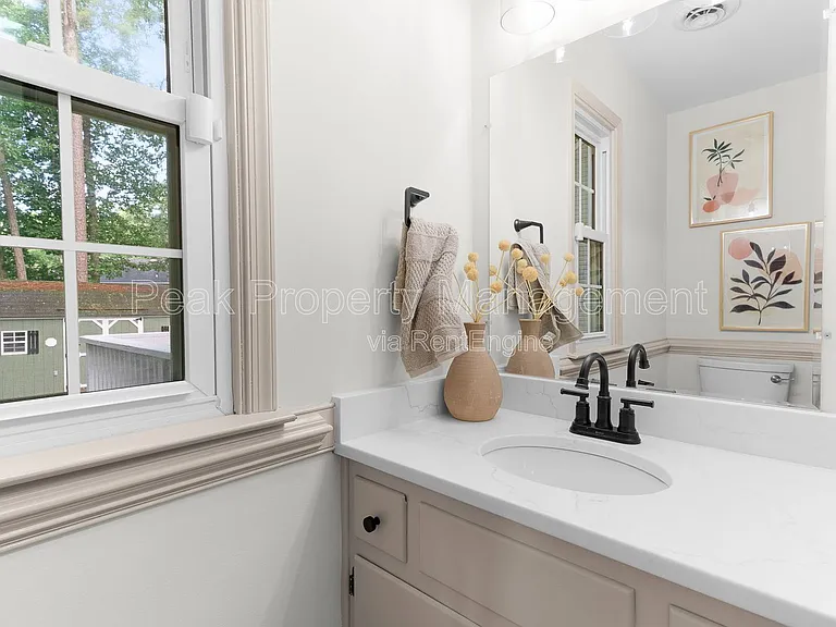 504 Winamack Ct — Photo 10
