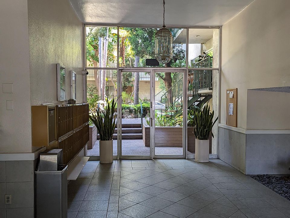 1st image of 10240 Camarillo St APT 106