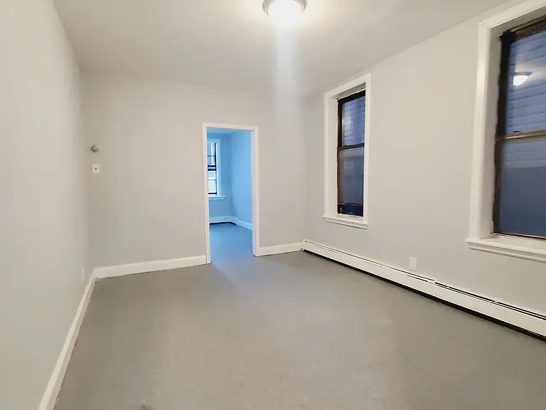 11 Grant Ave #1L — Photo 5