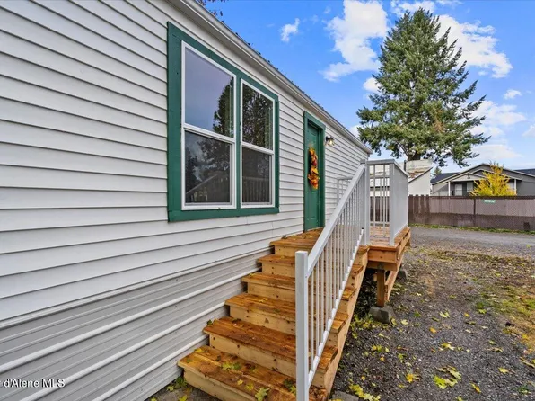 118 E Midtown Ln, Hayden Lake, ID 83835