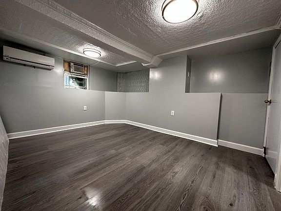 4th image of 303 New York Ave Floor Basement