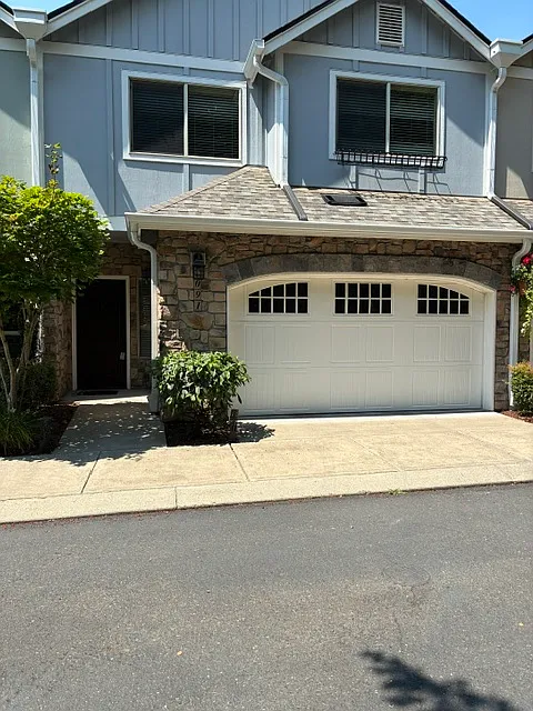3 bed, 2.5 bath, 1547 sqft, $2,295 — Photo 2