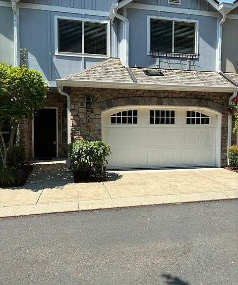 2091 NE 49th Way — Photo 2