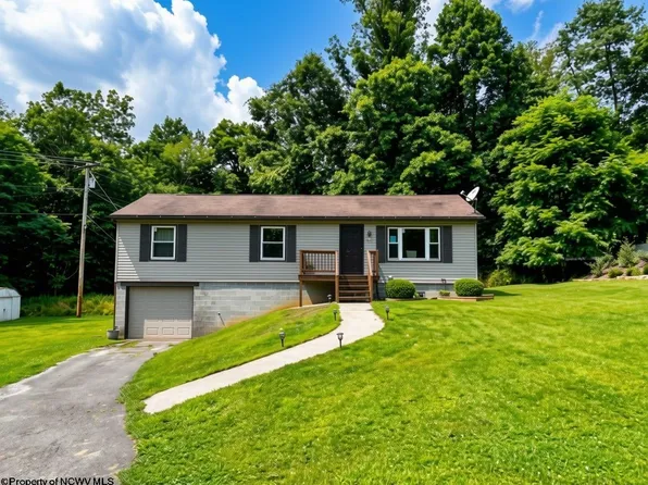 200 Love Dr, Kingwood, WV 26537