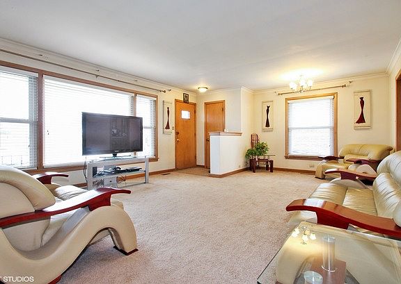 2nd image of 6847 W Oakton Ct