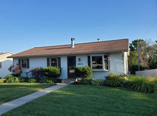 1815 Swartz Dr, Waukesha, WI 53188