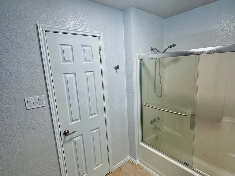 3205 Hillcrest Dr — Photo 9