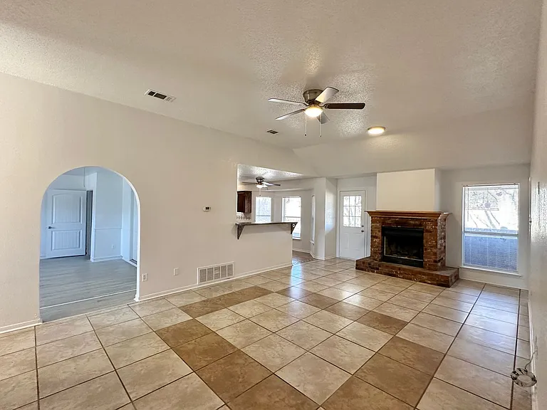 3004 Sundown Ln — Photo 5