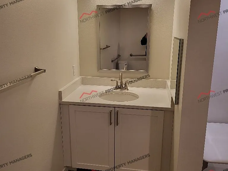208 E Stella St #805-813 — Photo 35