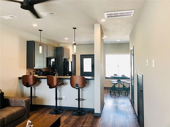 4th image of 1451 Associates Ave APT 201
