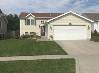5229 N 9th Cir, Lincoln, NE 68521