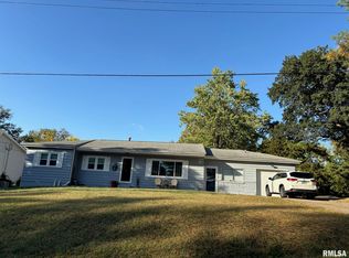 113 Jefferson St, Pawnee, IL 62558