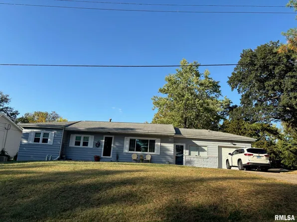 113 Jefferson St, Pawnee, IL 62558