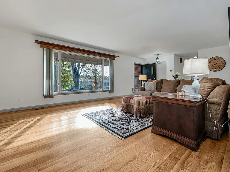 106 Litton Hts — Photo 11
