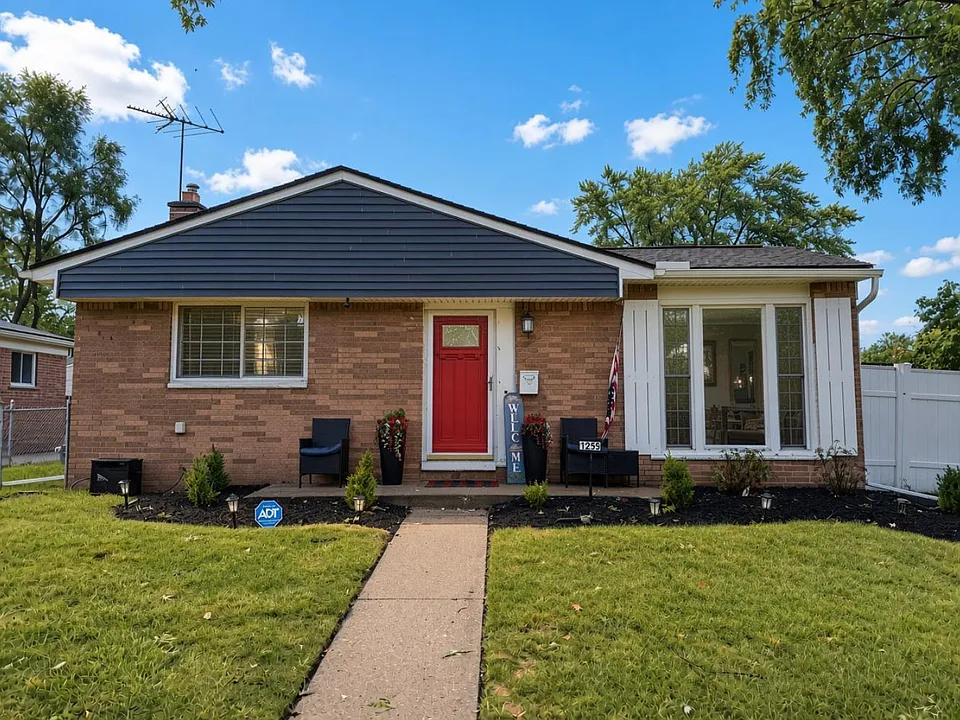 1295 Jenifer Ave