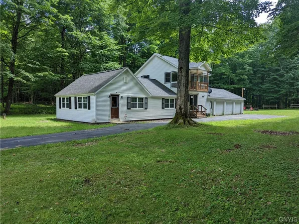 8750 Number 4 Rd, Lowville, NY 13367