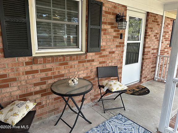 4th image of 115 Randall Lane