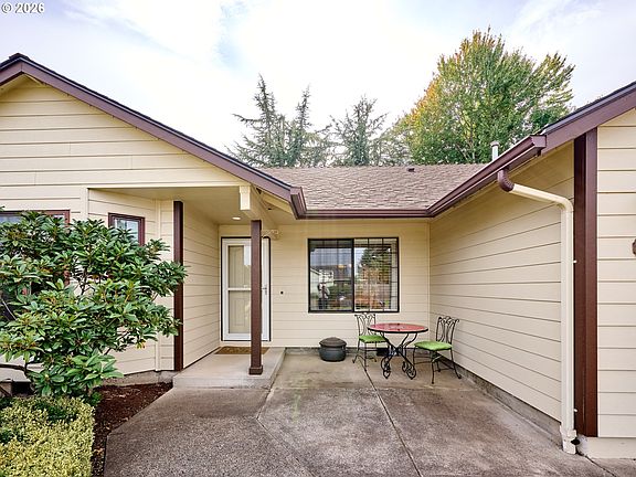 2nd image of 1324 Golden Ln N