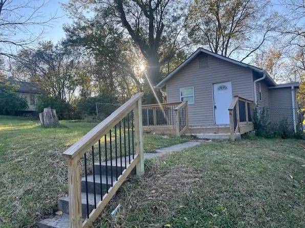 4208 Spruce Ave, Kansas City, MO 64130