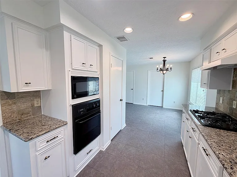 2306 Rushbrook Dr — Photo 11